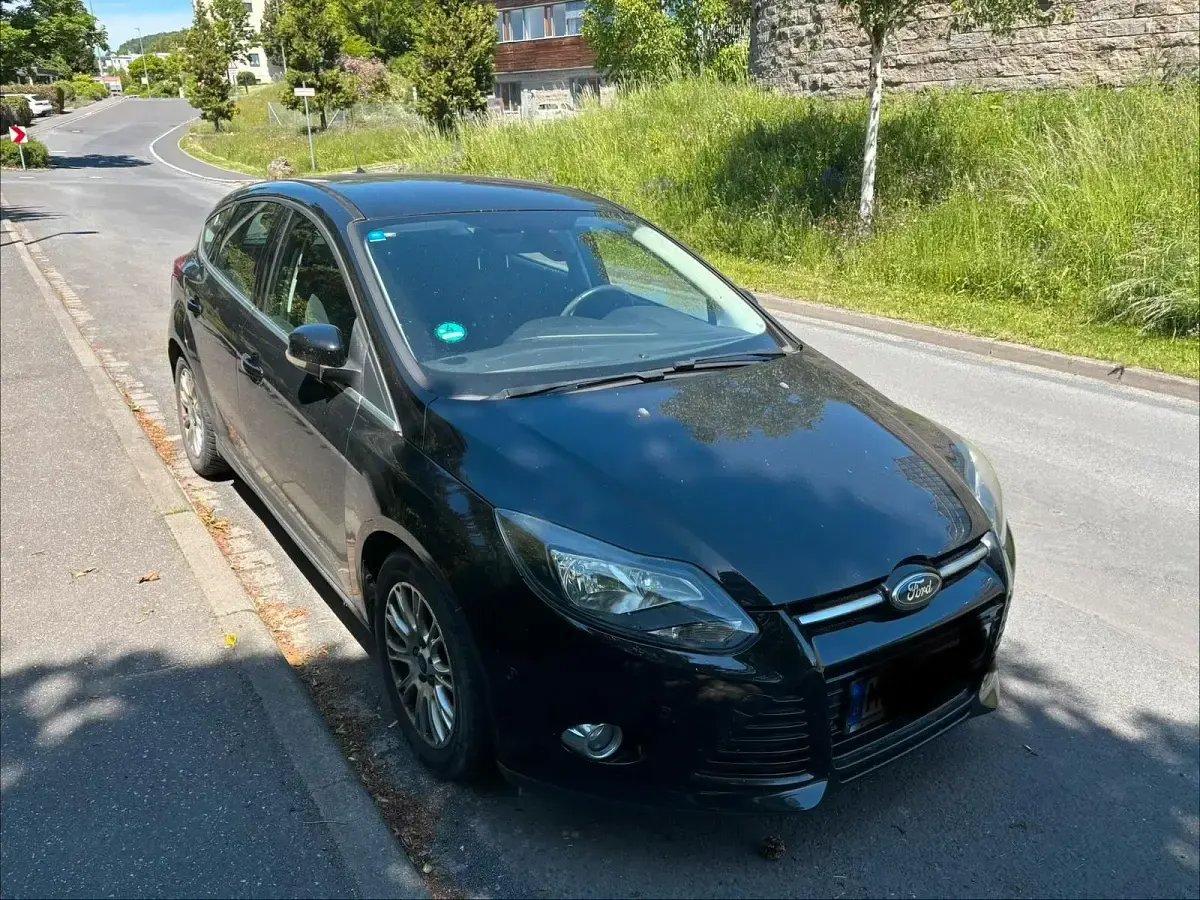 Używany Ford Focus 150 KM (110 kW) 2011 Czarny Sedan/Limuzyna