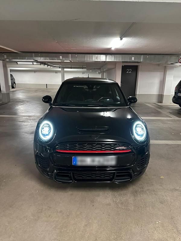 Schwarz Gebraucht 2020 Mini John Cooper Works Kleinwagen | 31.590 € (Teuer) - Bild 1/4