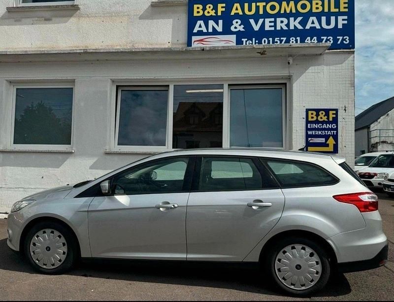 Gebraucht Ford Focus Trend 105 PS (77 kW) 2014 Silber Kombi