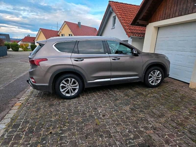 Andere farben Gebraucht 2020 Hyundai Santa Fe Premium SUV | 29.250 € (Guter Preis) - Bild 1/4