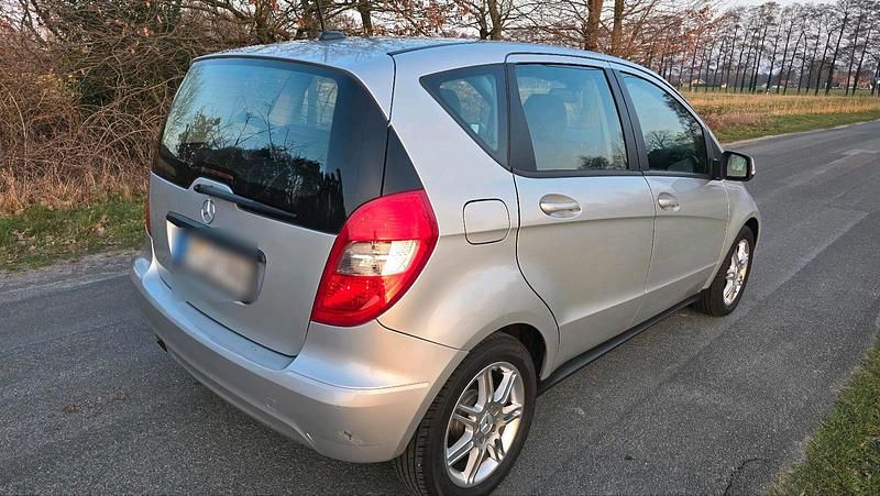 Gebraucht Mercedes A160 95 PS (69 kW) 2010 Grau Kleinwagen