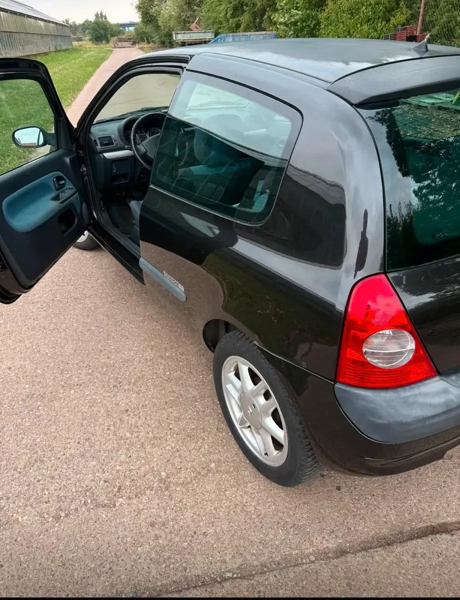Gebraucht Renault Clio 75 PS (55 kW) 2005 Schwarz Kleinwagen