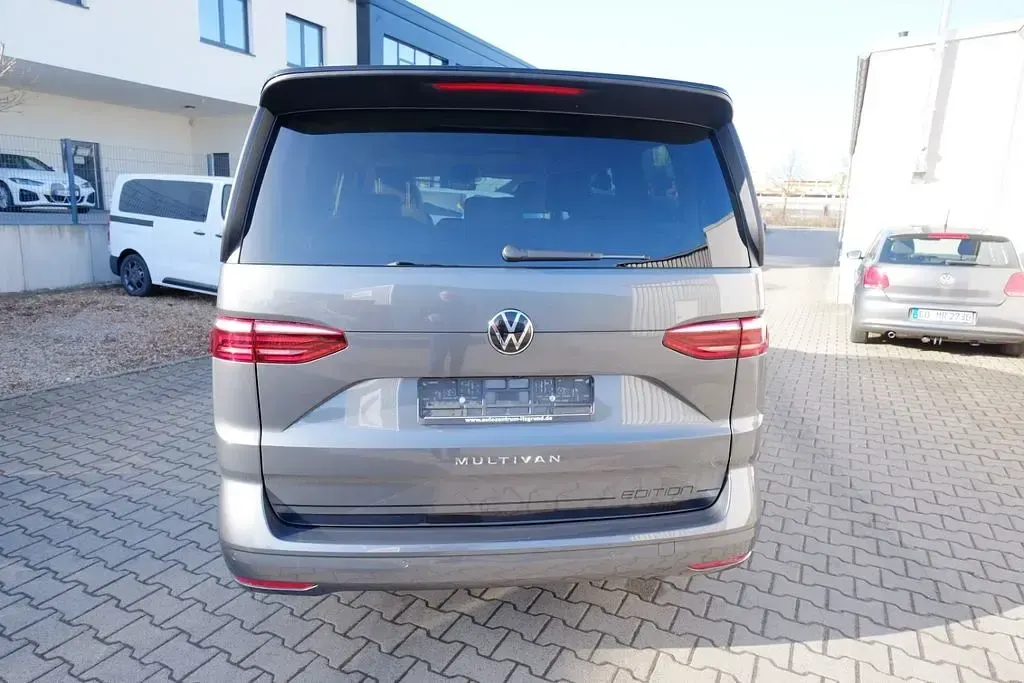 Gebraucht VW Multivan Edition 150 PS (110 kW) 2025 Indium grau/schwarz Van / Kleinbus