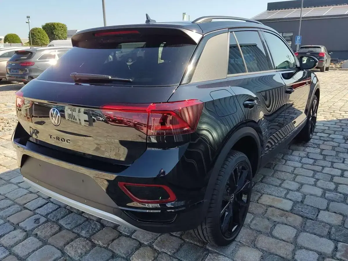 Neu VW T-Roc IQ Drive 150 PS (110 kW) 2026 Schwarz metallic SUV
