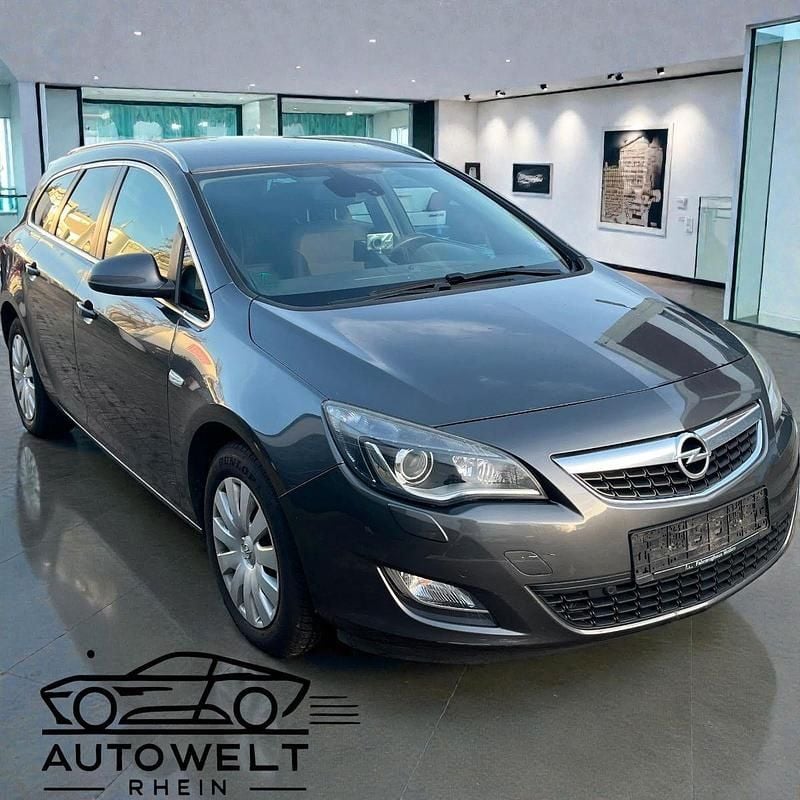 Gebraucht Opel Astra Innovation 179 PS (131 kW) 2012 Grau Kombi