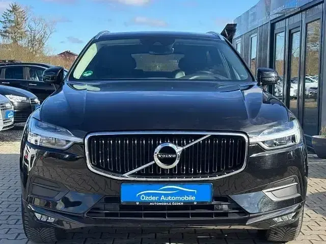 Gebraucht Volvo XC60 Momentum 190 PS (139 kW) 2020 Schwarz SUV