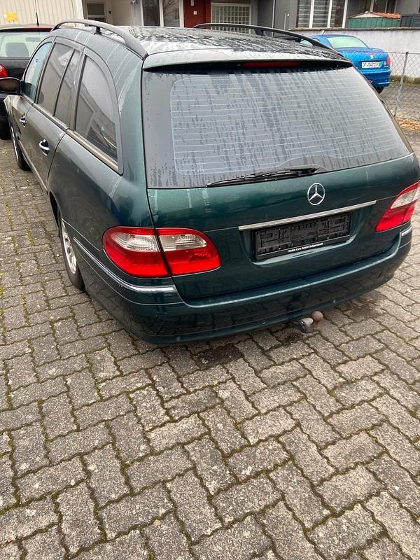 Gebraucht Mercedes E220 2005 Grün Kombi