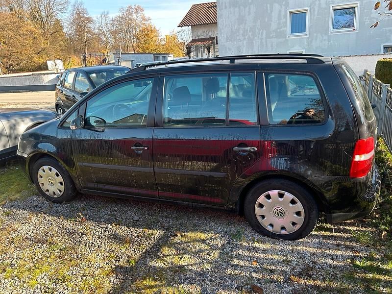 Schwarz Gebraucht 2004 VW Touran Van / Kleinbus | 999 € (Superpreis) - Bild 1/4
