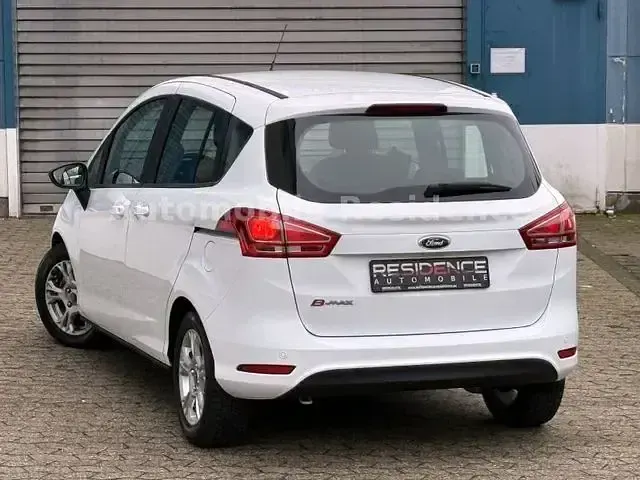 Gebraucht Ford B-MAX SYNC Edition 105 PS (77 kW) 2017 Weiß Van / Kleinbus