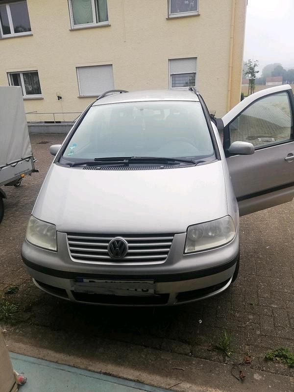 Grau Gebraucht 2001 VW Sharan Van / Kleinbus | 1.700 € (Fairer Preis) - Bild 1/4