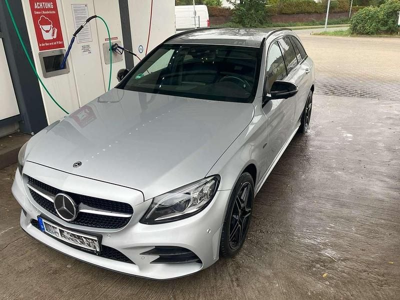 Silber Gebraucht 2021 Mercedes C300e Edition Kombi | 27.900 € (Guter Preis) - Bild 1/4