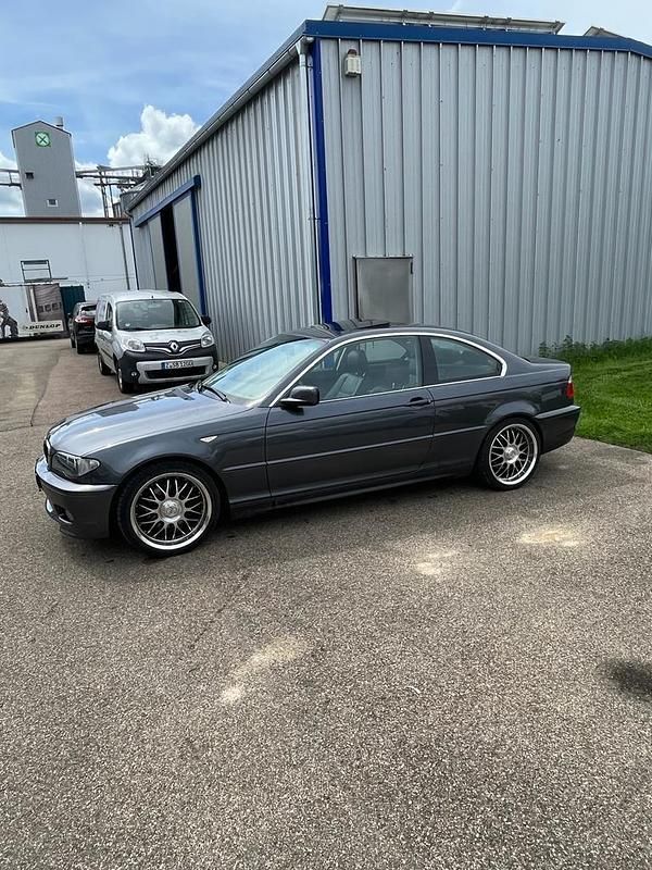 Gebraucht BMW 325 192 PS (141 kW) 2005 Grau Coupé