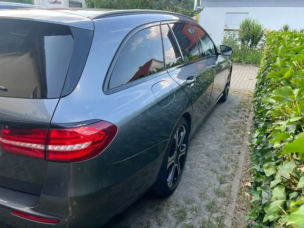 Gebraucht Mercedes E250 211 PS (155 kW) 2018 Grau Limousine