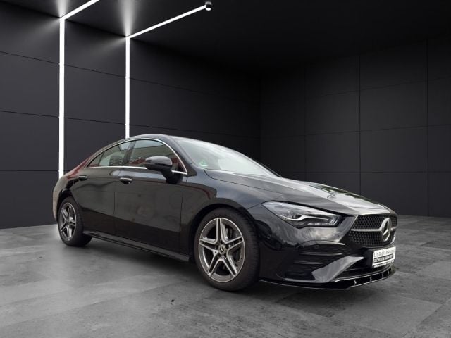 Schwarz Gebraucht 2024 Mercedes CLA200 Sport Coupé | 35.480 € (Guter Preis) - Bild 1/4