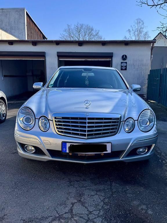 Gebraucht Mercedes E220 Elegance 170 PS (125 kW) 2007 Silber Limousine