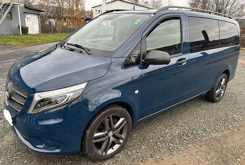 Blau Gebraucht 2018 Mercedes Vito Edition Van | 32.900 € - Bild 1/4