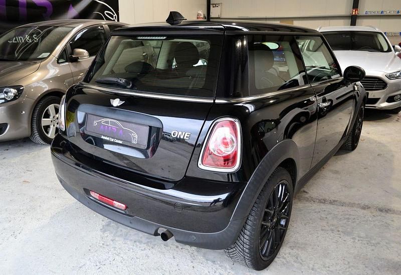 Usado Mini ONE 98 HP (72 kW) 2012 Preto Citadino
