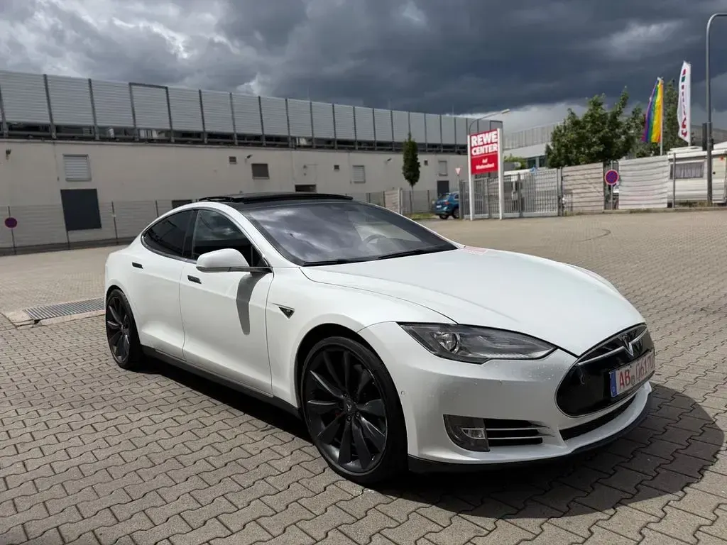 Gebraucht Tesla Model S Performance 514 kW (700 PS) 2015 Weiß Kleinwagen