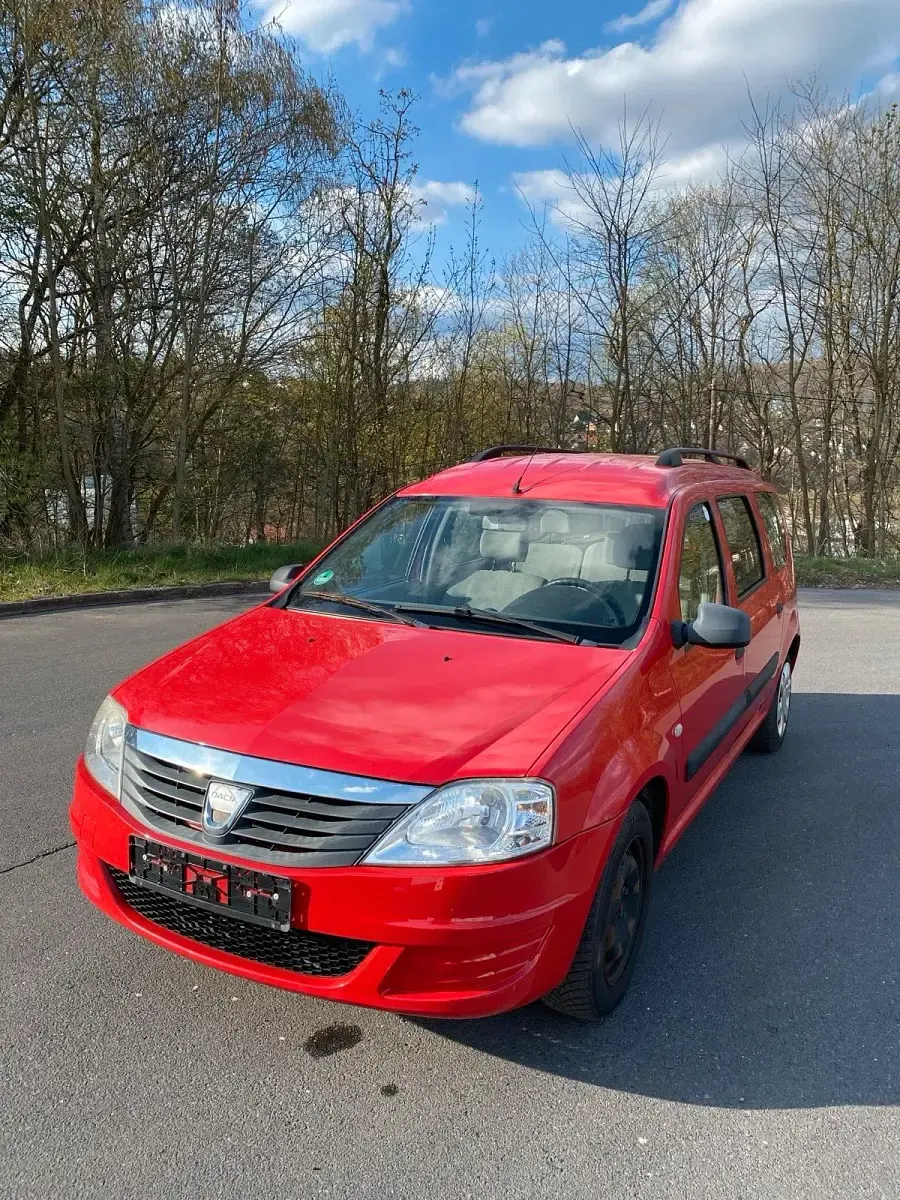 Second-hand Dacia Logan 85 CP (62 kW) 2011 Roșu Break