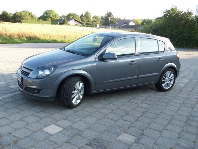 Gebraucht Opel Astra 105 PS (77 kW) 2005 Grau metallic Limousine