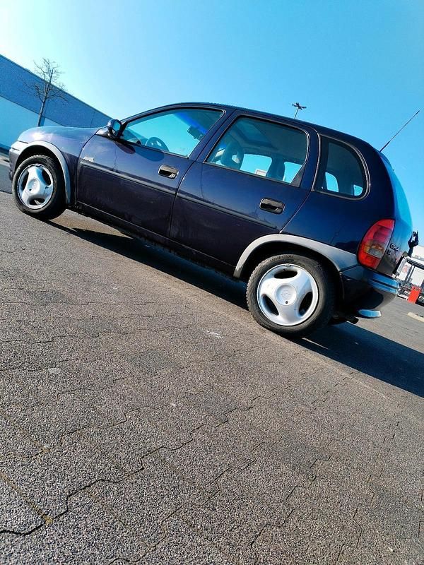 Gebraucht Opel Corsa 60 PS (44 kW) 1997 Blau Kleinwagen