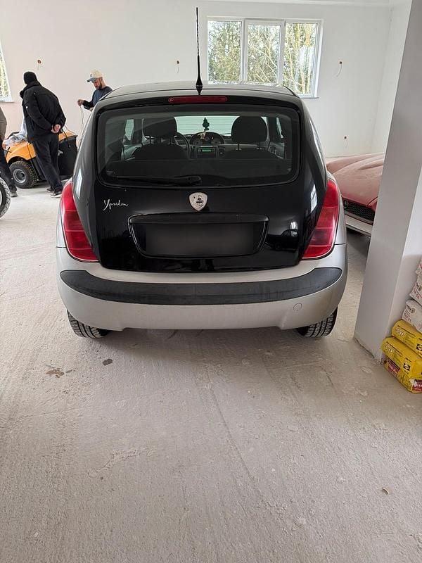 Gebraucht Lancia Ypsilon 60 PS (44 kW) 2006 Silber Kleinwagen