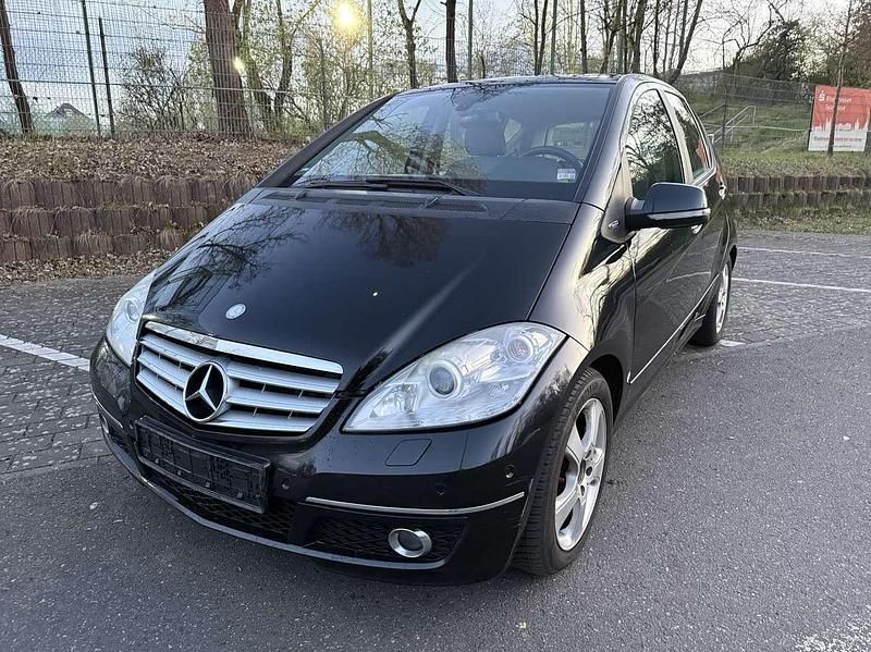 Gebraucht Mercedes A200 140 PS (102 kW) 2009 Kosmosschwarz  metalliclack Kleinwagen