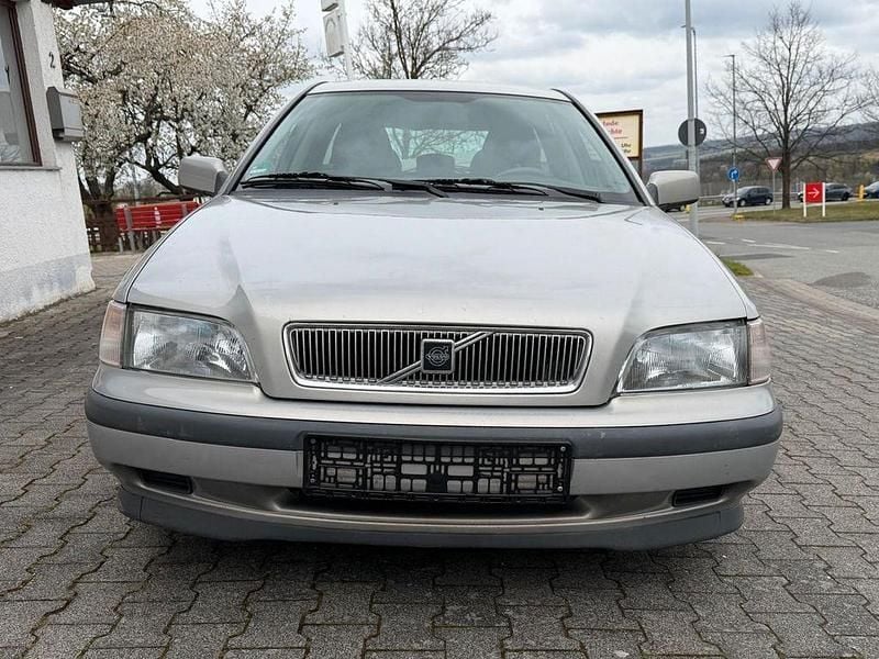 Gebraucht Volvo V40 140 PS (102 kW) 1997 Silber Kombi
