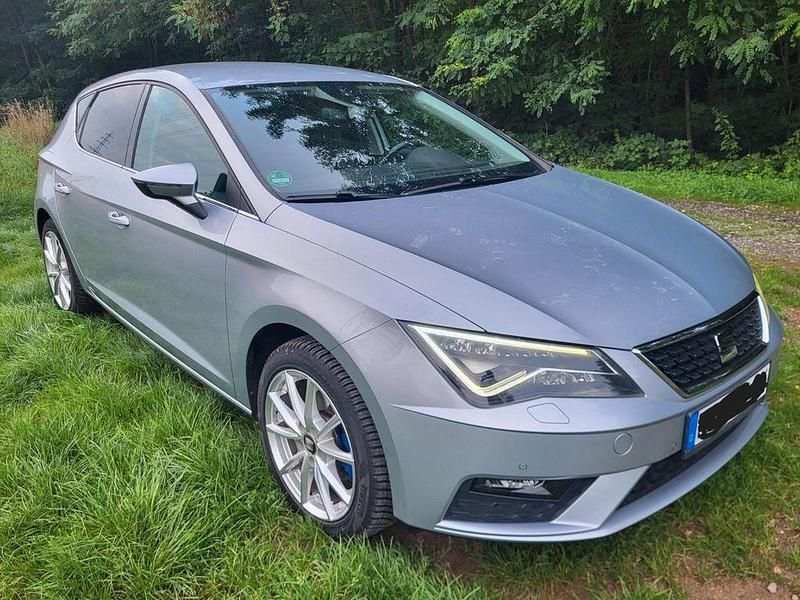 Silber Gebraucht 2017 Seat Leon XCELLENCE Limousine | 12.700 € (Fairer Preis) - Bild 1/4