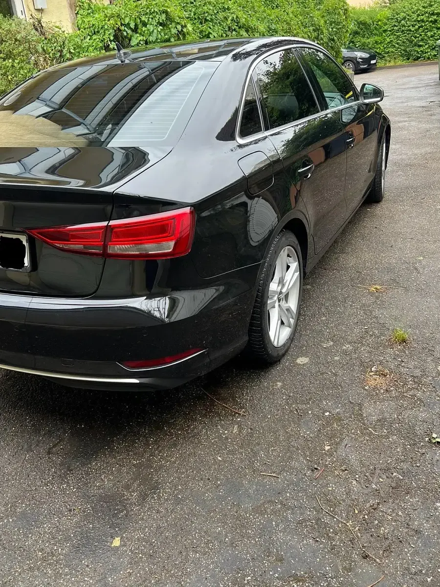 Gebraucht Audi A3 Sport 116 PS (85 kW) 2019 Schwarz Limousine