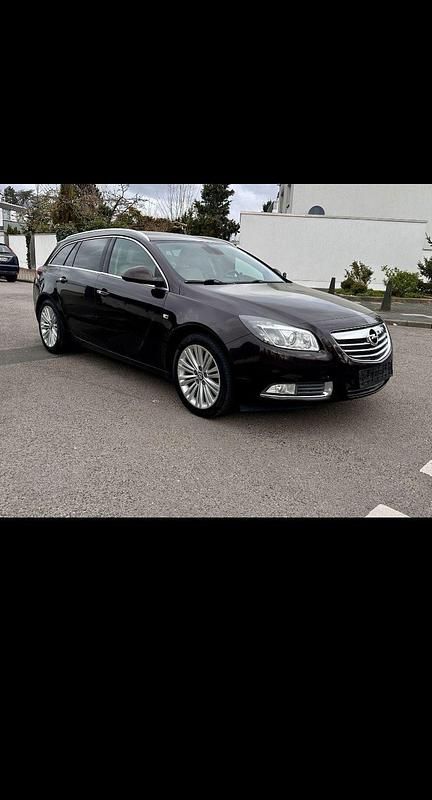 Braun Gebraucht 2012 Opel Insignia Kombi | 2.000 € (Guter Preis) - Bild 1/3
