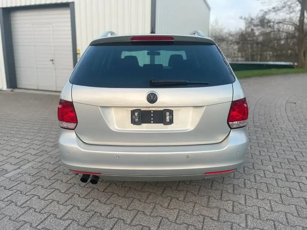 Gebraucht VW Golf VI Comfortline 122 PS (89 kW) 2010 Silber Kleinwagen