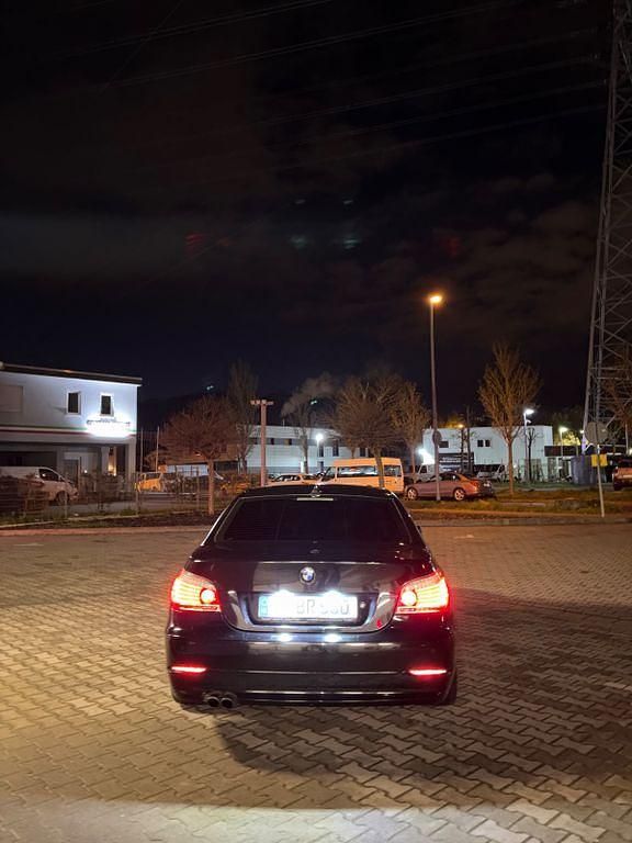 Gebraucht BMW 523 Basis 190 PS (139 kW) 2007 Schwarz Limousine