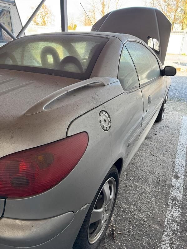 Gebraucht Peugeot 206 CC 109 PS (80 kW) 2005 Grau Cabrio