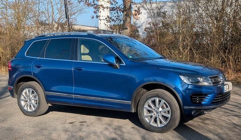 Gebraucht VW Touareg Exclusive 262 PS (192 kW) 2016 Blau SUV