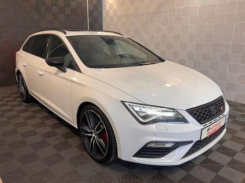 Weiss Gebraucht 2017 Seat Leon Limousine | 18.270 € (Fairer Preis) - Bild 1/4