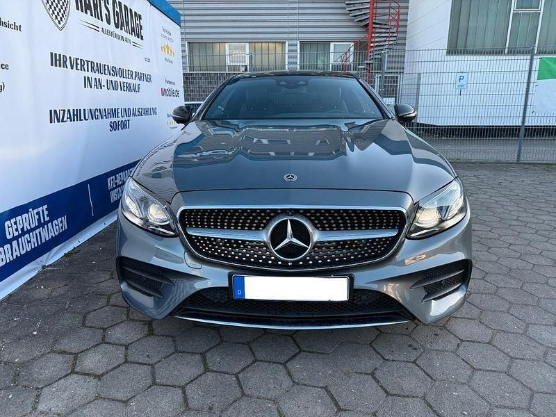 Gebraucht Mercedes E220 AMG 194 PS (142 kW) 2018 Grau Coupé