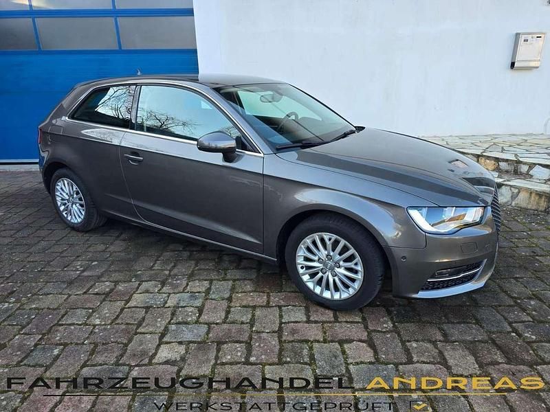 Gebraucht Audi A3 Ambiente 150 PS (110 kW) 2015 Dakotagrau metallic Limousine