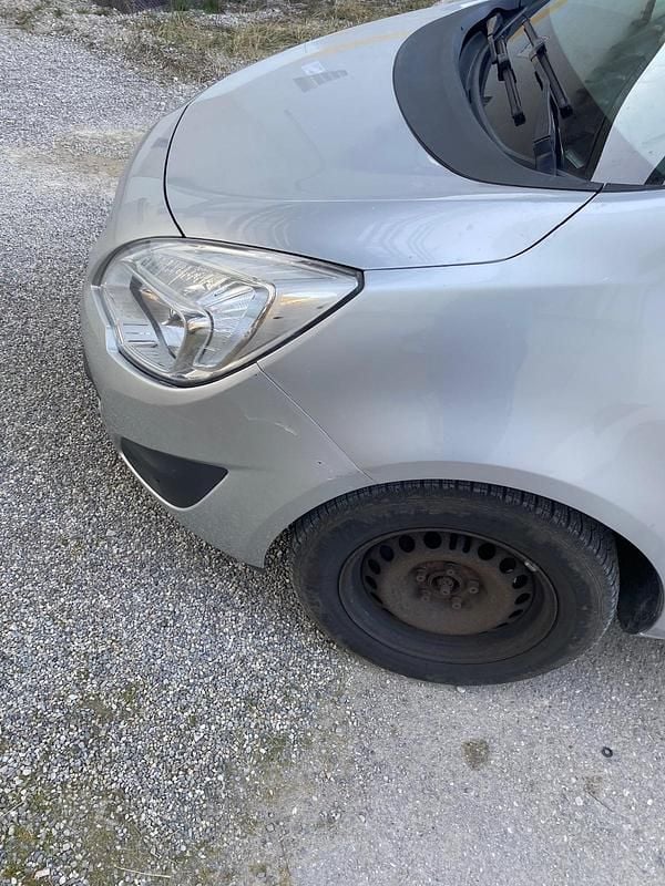 Gebraucht Opel Meriva 100 PS (73 kW) 2011 Silber Van / Kleinbus