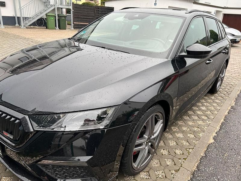 Schwarz Gebraucht 2023 Skoda Octavia RS Kombi | 32.000 € (Guter Preis) - Bild 1/4