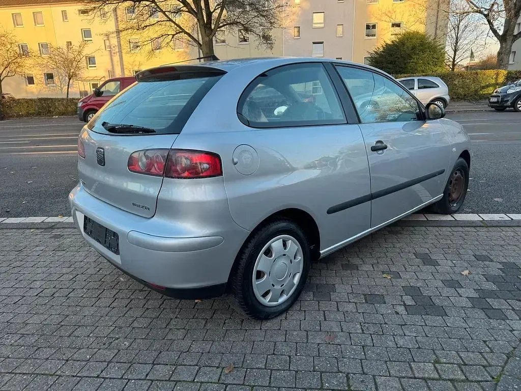 Gebraucht Seat Ibiza Fresh 64 PS (47 kW) 2002 Grau Kleinwagen