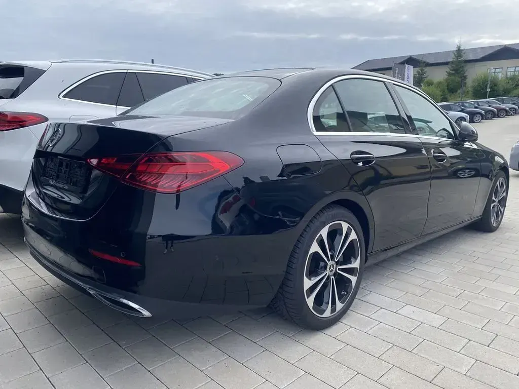 Gebraucht Mercedes C200 Avantgarde 163 PS (119 kW) 2022 Schwarz Limousine