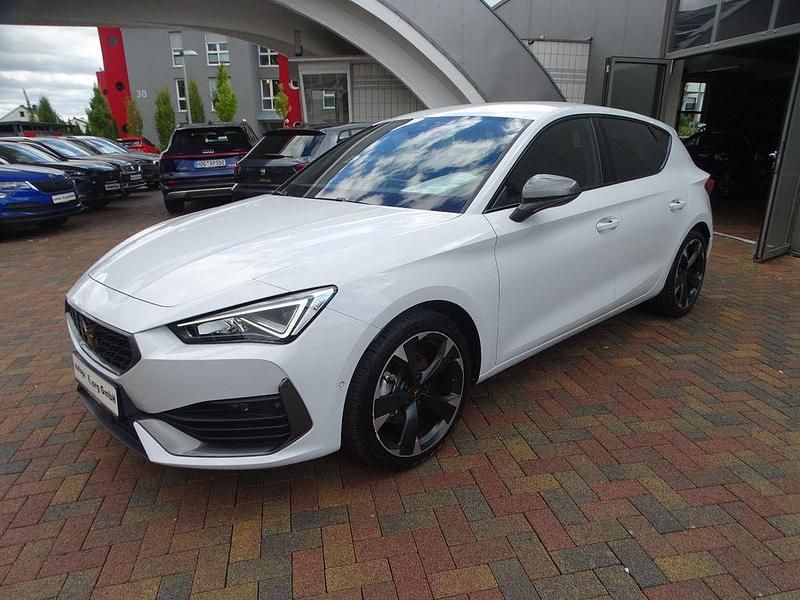 Weiß Gebraucht 2024 Cupra Leon Limousine | 23.980 € (Superpreis) - Bild 1/4