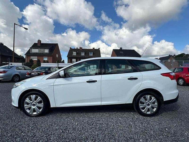 Gebraucht Ford Focus 101 PS (74 kW) 2014 Frozen white Kombi