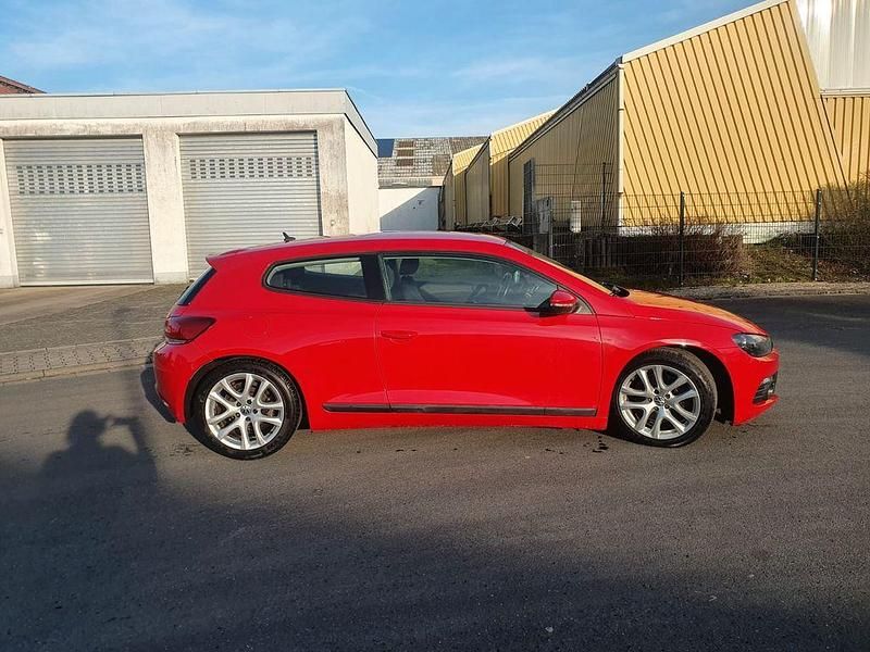 Gebraucht VW Scirocco 160 PS (117 kW) 2009 Salsa red Coupé