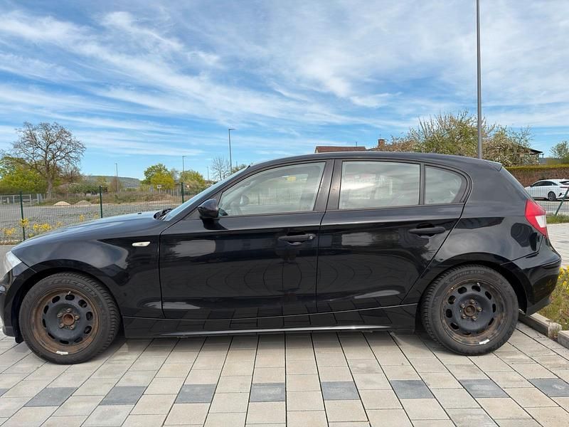 Gebraucht BMW 116 116 PS (85 kW) 2005 Schwarz Kleinwagen