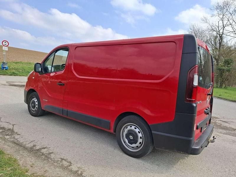 Usata Renault Trafic Komfort 120 CV (88 kW) 2017 Rosso Monovolume