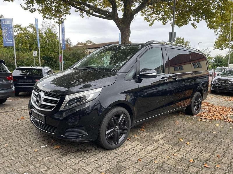 Obsidianschwarz metallic Gebraucht 2015 Mercedes V250 Van / Kleinbus | 28.000 € (Superpreis) - Bild 1/4