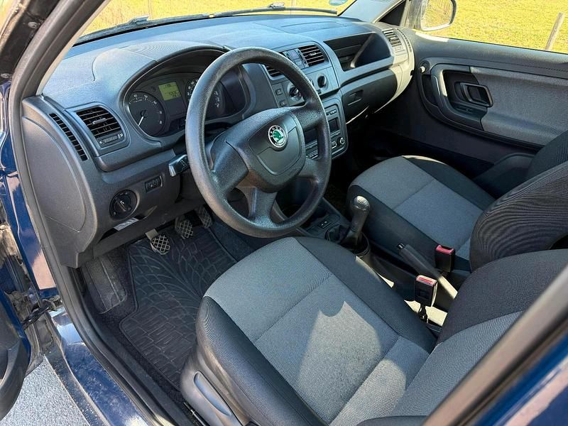 Gebraucht Skoda Fabia 60 PS (44 kW) 2010 Blau Kleinwagen