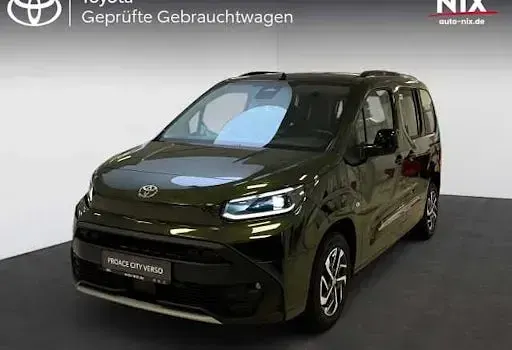 Neu Toyota Proace Verso City 131 PS (96 kW) 2026 Grün Kombi